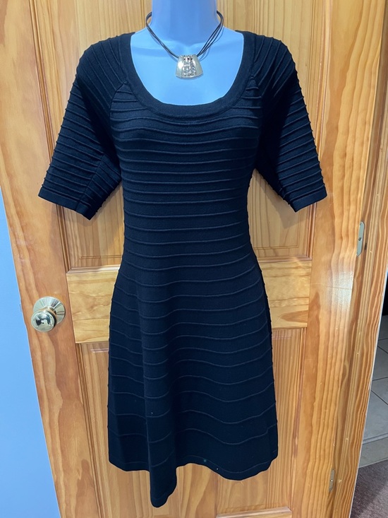 Takara Dresses & Skirts - Takara Black Ribbed Scoop-Neck Midi Dress